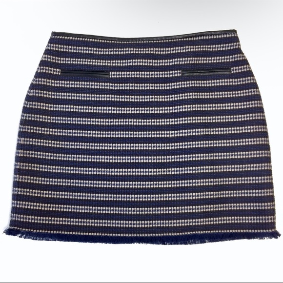 Club Monaco Women's Mini Blue Striped
Wool Blend Knit Skirt with Fringe Hem,sz 6 - Picture 1 of 12